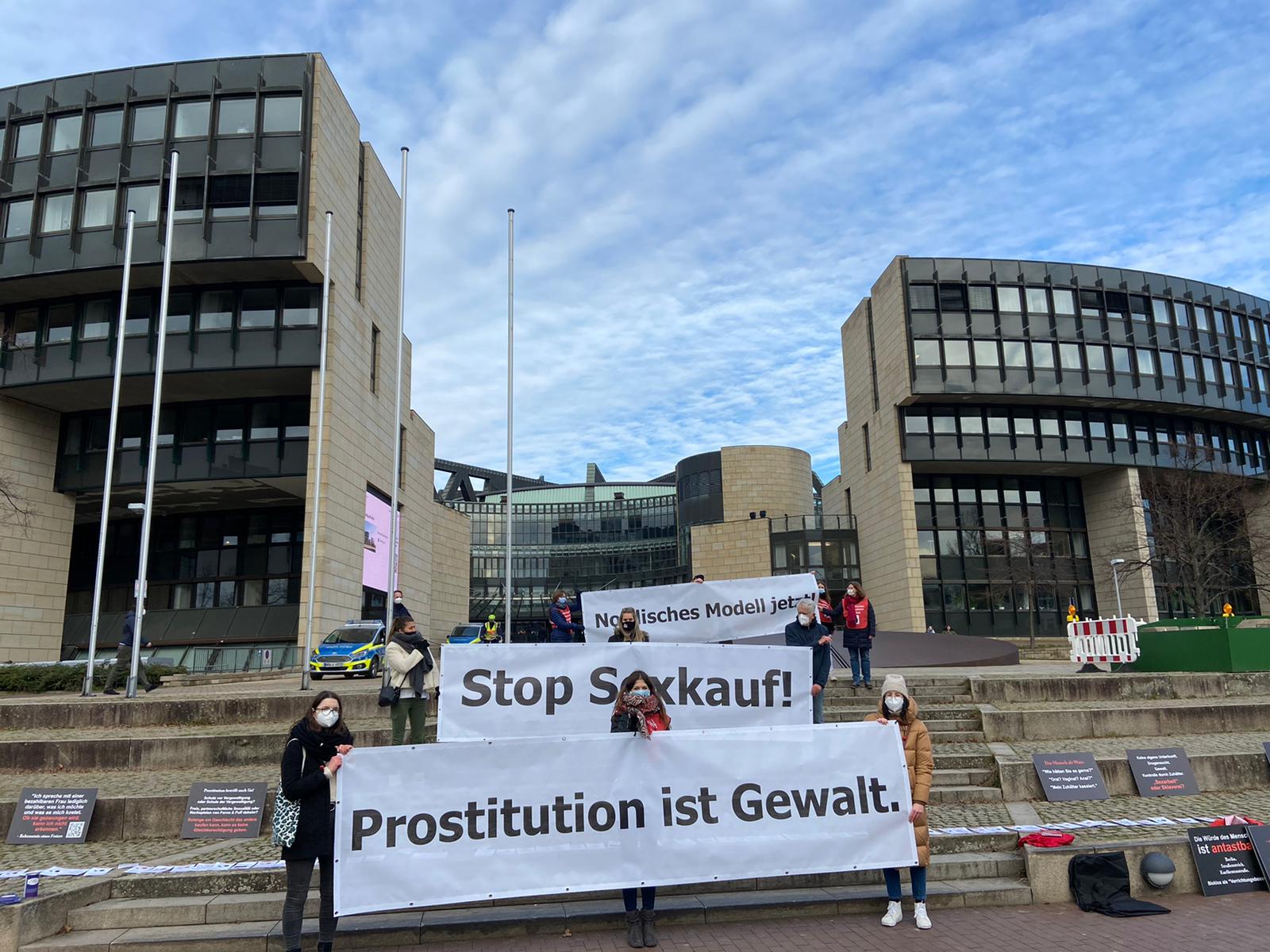 Bericht von der Demo zur Anhörung „Sexkaufverbot“ NRW- Landtag